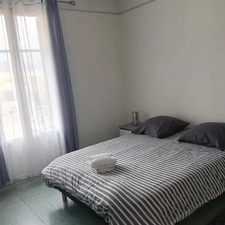 Проживание в семье Chambres Chez L'Habitant *
